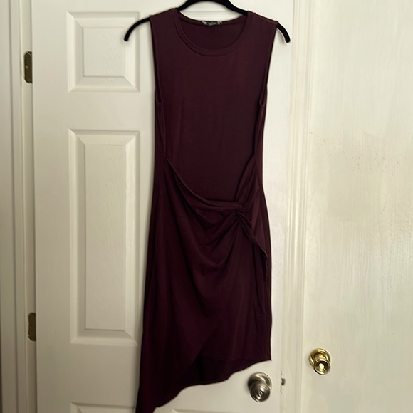 Beautiful Trouvé dress maroon. Gorgeous! Size small. Never worn - Picture 1 of 4